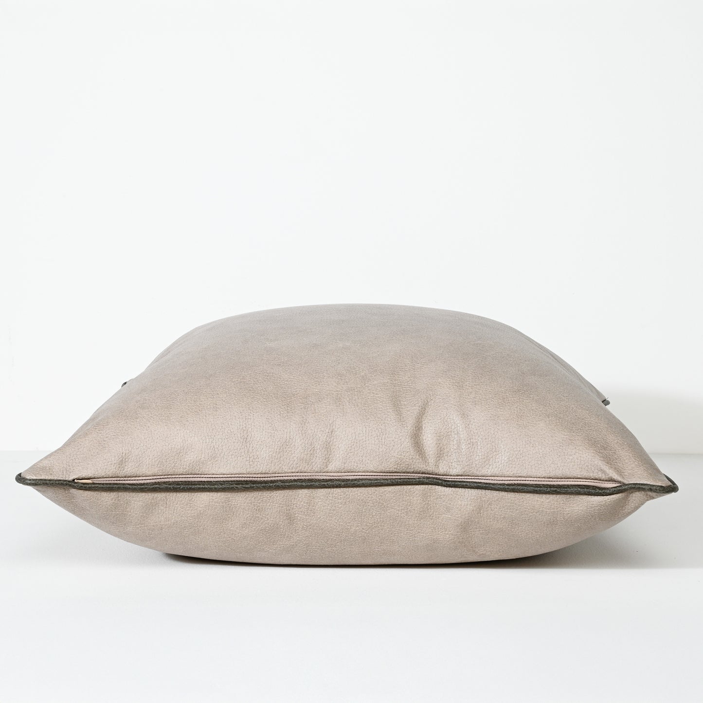 SMOOTH GRAIN TAUPE