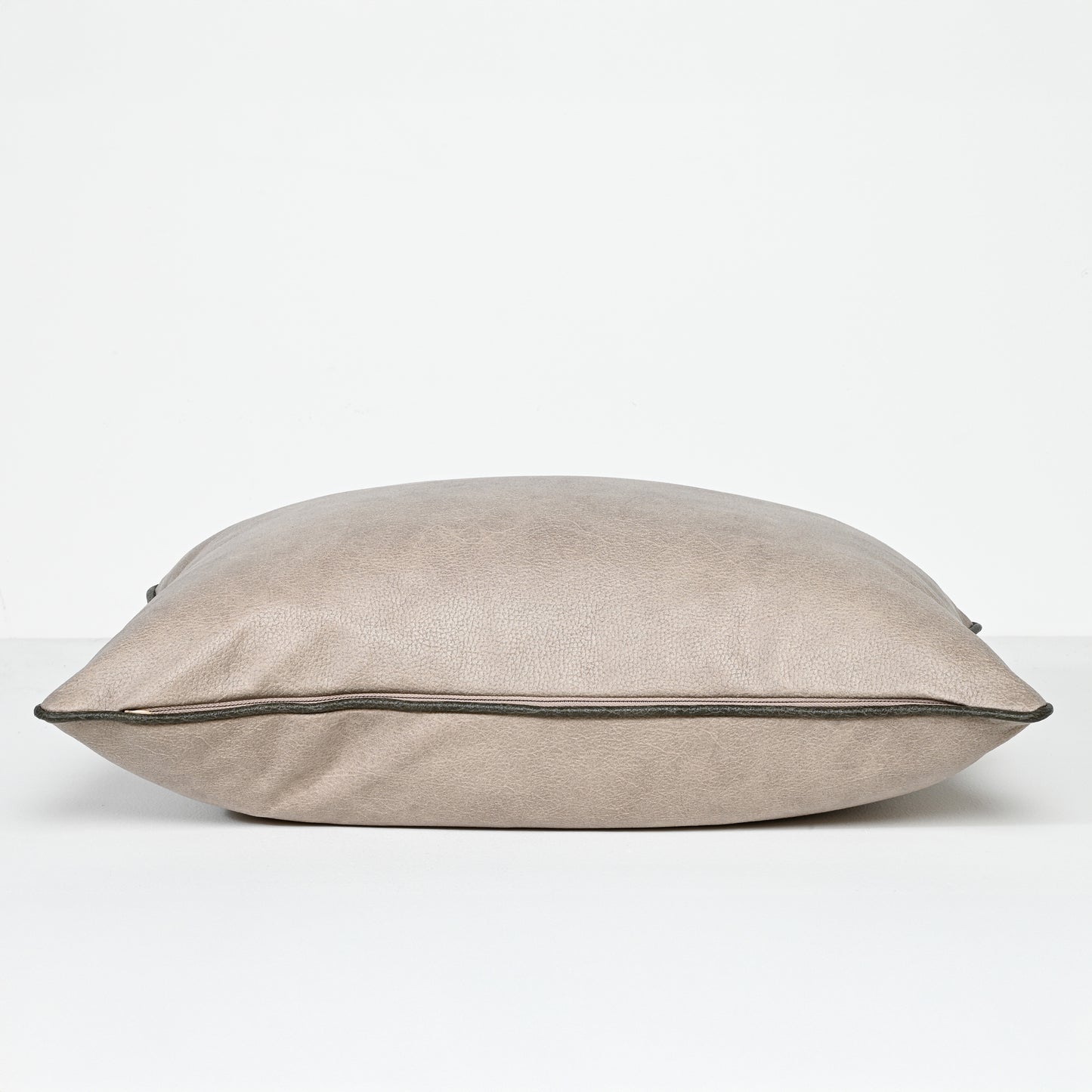 SMOOTH GRAIN TAUPE